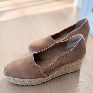 Bettye Muller Suede Reese Espadrille Heeled Wedges 8.5